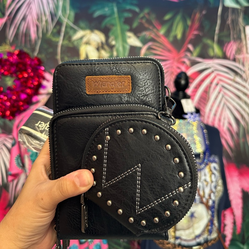 Black wrangler crossbody bag